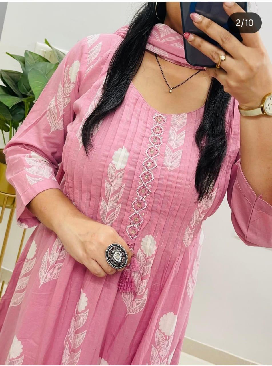 Women's Hand work & Cotton kurta & pant with malmal dupatta set - Image 10