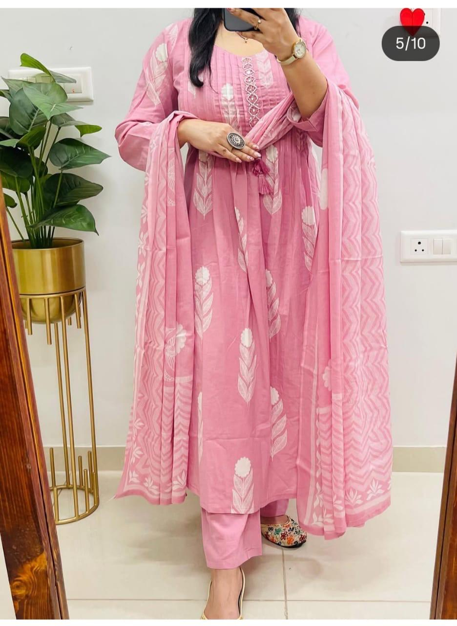 Women's Hand work & Cotton kurta & pant with malmal dupatta set - Image 7